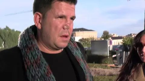 Lucas, a la salida de la clínica de Barcelona Lucas, a la salida de la clínica de Barcelona