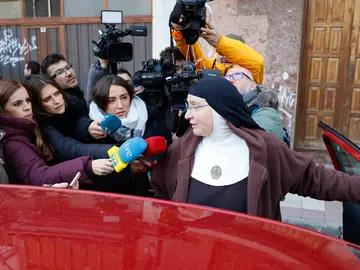 Detienen a otra de las exmonjas de Belorado y a un anticuario por la presunta venta irregular de patrimonio histórico Detienen a otra de las exmonjas de Belorado y a un anticuario por la presunta venta irregular de patrimonio histórico