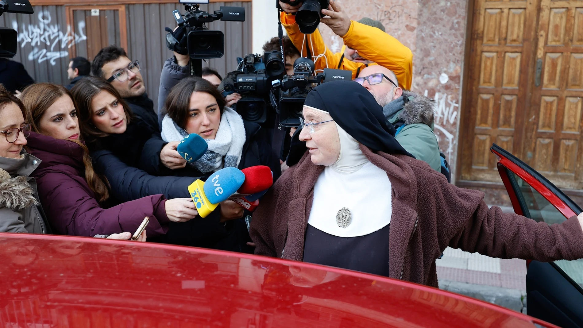 Detienen a otra de las exmonjas de Belorado y a un anticuario por la presunta venta irregular de patrimonio histórico Detienen a otra de las exmonjas de Belorado y a un anticuario por la presunta venta irregular de patrimonio histórico