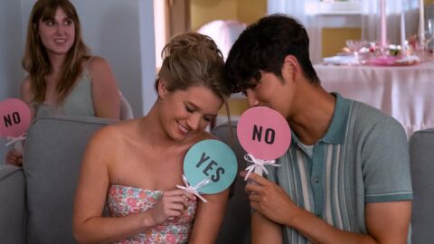 Rain Spencer y Sean Kaufman como Taylor y Steven en El verano en que me enamoré