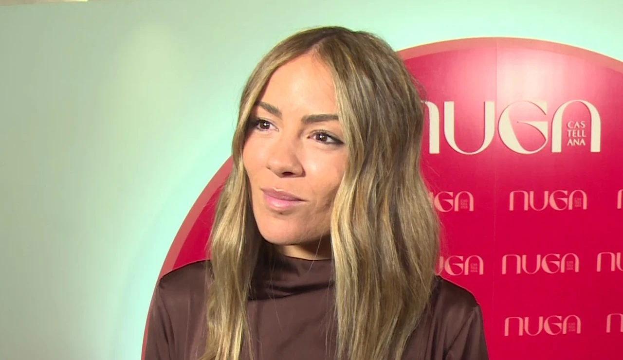 Melyssa Pinto atendiendo a la prensa