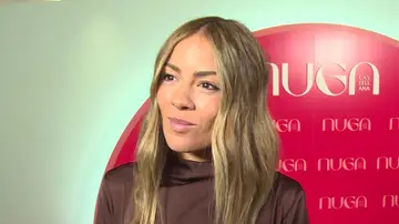 Melyssa Pinto atendiendo a la prensa Melyssa Pinto atendiendo a la prensa