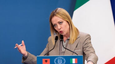 La primera ministra italiana, Giorgia Meloni, durante una conferencia de prensa con el primer ministro alban&eacute;s en Roma, Italia, el 13 de noviembre de 2025