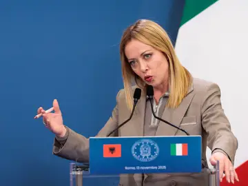 La primera ministra italiana, Giorgia Meloni, durante una conferencia de prensa con el primer ministro albanés en Roma, Italia, el 13 de noviembre de 2025 La primera ministra italiana, Giorgia Meloni, durante una conferencia de prensa con el primer ministro albanés en Roma, Italia, el 13 de noviembre de 2025