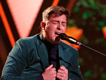 Una actuación llena de alma: Cayetano emociona con 'Por amarte así' en La Voz Una actuación llena de alma: Cayetano emociona con 'Por amarte así' en La Voz