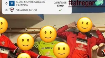Los futbolistas del Velarde mandan "a fregar" a sus oponentes femeninas Los futbolistas del Velarde mandan "a fregar" a sus oponentes femeninas