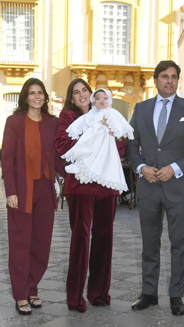 Bautizo de Nicolás, el tercer hijo en común de Fran Rivera y Lourdes Montes Bautizo de Nicolás, el tercer hijo en común de Fran Rivera y Lourdes Montes