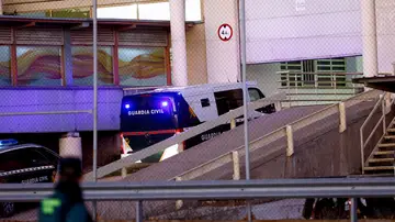 Furgón policial que ha trasladado a Ábalos y Koldo García a la cárcel de Soto del Real Furgón policial que ha trasladado a Ábalos y Koldo García a la cárcel de Soto del Real