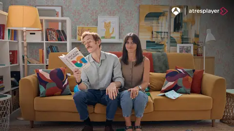 Daniel Pérez Prada y Mariam Hernández en Padre no hay más que uno, la serie Daniel Pérez Prada y Mariam Hernández en Padre no hay más que uno, la serie