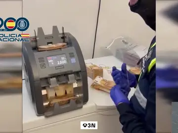 La Policía desmantela una célula "hawalla" que actuaba como banca clandestina del narcotráfico internacional La Policía desmantela una célula "hawalla" que actuaba como banca clandestina del narcotráfico internacional