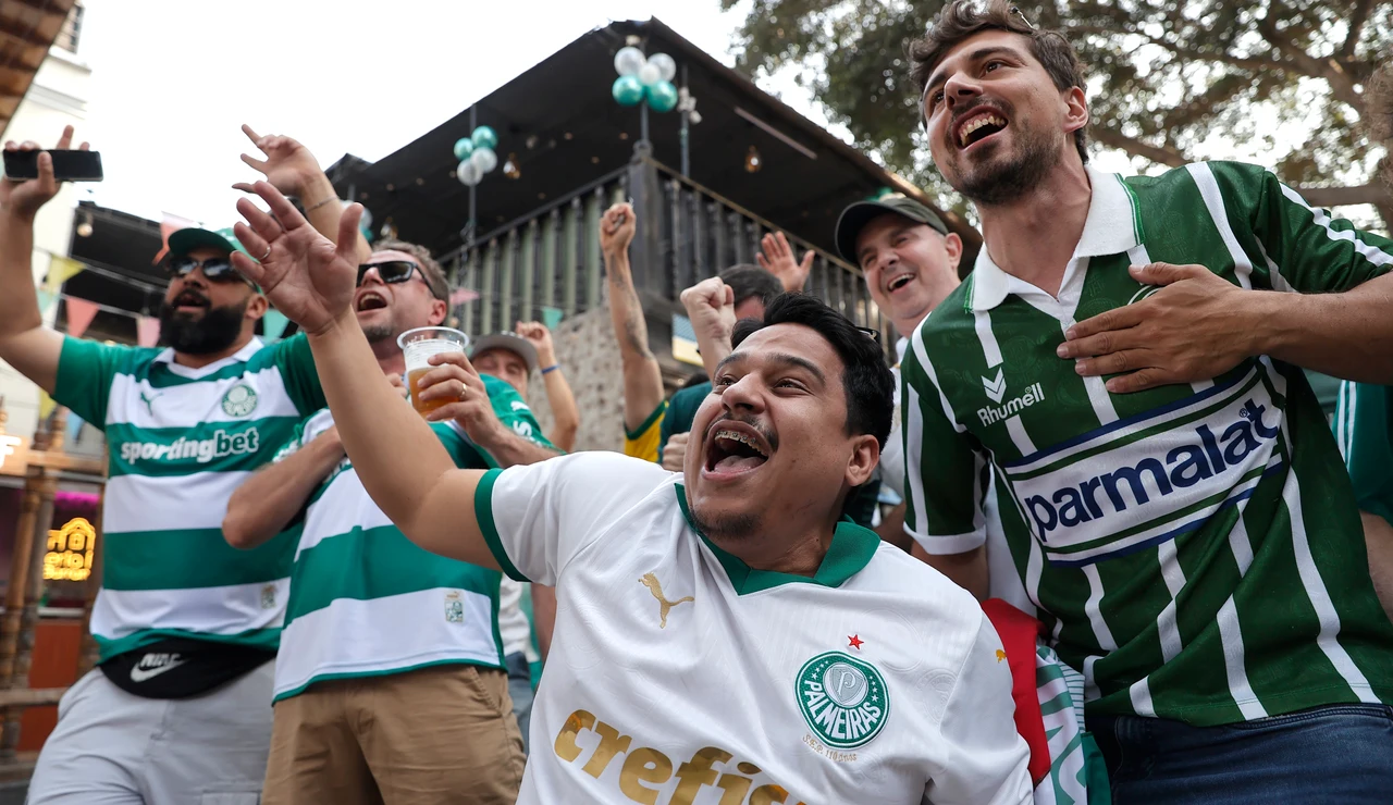 Aficionados del Palmeiras en la previa de la final de la Copa Libertadores