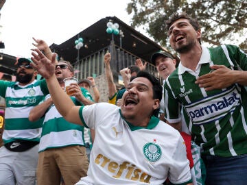 Aficionados del Palmeiras en la previa de la final de la Copa Libertadores