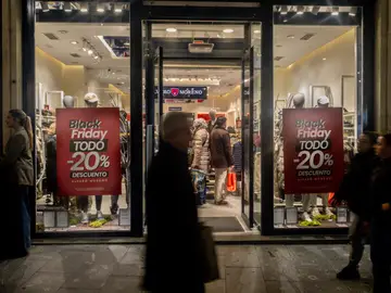 Las compras online durante el Black Friday concentran ya alrededor del 60 % de todo el gasto de la campaña en España Las compras online durante el Black Friday concentran ya alrededor del 60 % de todo el gasto de la campaña en España