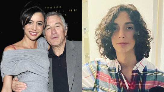 Drena y su padre Robert De Niro junto a una imagen de Leandro De Niro Rodr&iacute;guez