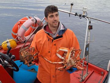 El marinero Mart&iacute;n Vidal de O Grove ha capturado en la r&iacute;a de Arousa, la centolla m&aacute;s pesada esta campa&ntilde;a.