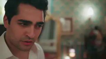 ¡Terror en la mansión! Seyran y Ferit descubren la macabra amenaza que arruina la noche de bodas de Hattuc y Halis ¡Terror en la mansión! Seyran y Ferit descubren la macabra amenaza que arruina la noche de bodas de Hattuc y Halis