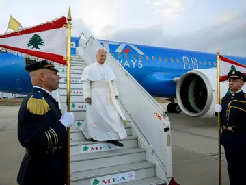 Imagen del papa León XIV llegando al Líbano Imagen del papa León XIV llegando al Líbano
