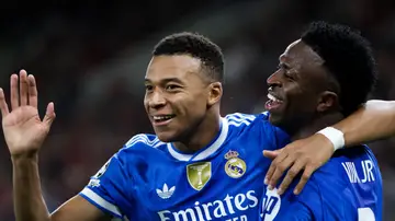 Mbappé y Vinicius durante el Olympiacos-Real Madrid de Champions Mbappé y Vinicius durante el Olympiacos-Real Madrid de Champions