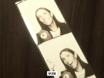 El fotomatón retro que arrasa en Barcelona: largas colas para llevarse sus fotos reveladas en papel El fotomatón retro que arrasa en Barcelona: largas colas para llevarse sus fotos reveladas en papel