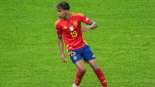 Lamine Yamal durante un partido con la Selecci&oacute;n Espa&ntilde;ola