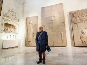 Imagen de las puertas creadas por el pintor Antonio López Imagen de las puertas creadas por el pintor Antonio López