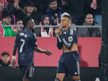 Kylian Mbappe se lamenta tras un ocasión en Montilivi