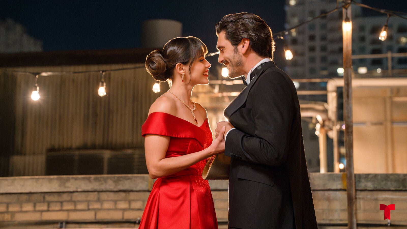 Yon González, Samantha Siqueiros y otras razones para visitar Velvet, El nuevo imperio
