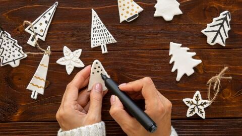 Pintar decoraciones de Navidad