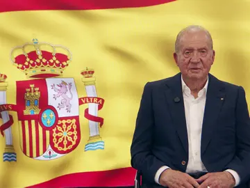 Juan Carlos I sorprende al difundir un vídeo dirigido a los jóvenes españoles: "Os pido que apoyéis a mi hijo, el rey Felipe" Juan Carlos I sorprende al difundir un vídeo dirigido a los jóvenes españoles: "Os pido que apoyéis a mi hijo, el rey Felipe"