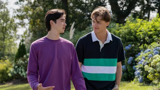 Sean Kaufman y Chris Briney en El verano en que me enamoré como Steven y Conrad Sean Kaufman y Chris Briney en El verano en que me enamoré como Steven y Conrad
