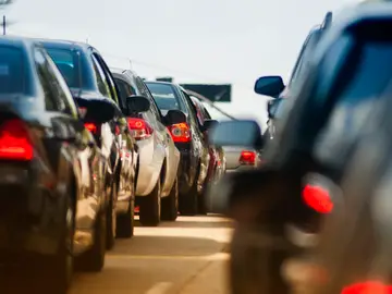 Atasco en una autovía Atasco en una autovía