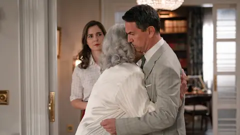 Delia irrumpe en casa de la Reina y deja a Begoña y Gabriel... ¡sin palabras! Delia irrumpe en casa de la Reina y deja a Begoña y Gabriel... ¡sin palabras!