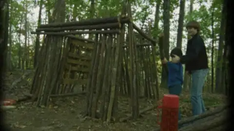 Jonathan y Will en Stranger Things 5 Jonathan y Will en Stranger Things 5