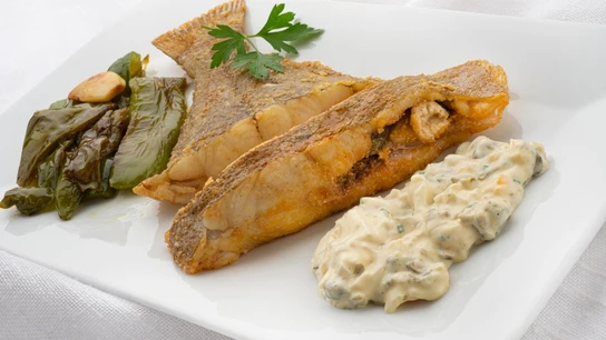 Receta fácil de Karlos Arguiñano: gallo frito con salsa tártara Receta fácil de Karlos Arguiñano: gallo frito con salsa tártara