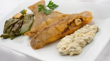 Receta fácil de Karlos Arguiñano: gallo frito con salsa tártara Receta fácil de Karlos Arguiñano: gallo frito con salsa tártara