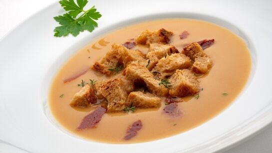 Crema de cebolla caramelizada, de Argui&ntilde;ano: una receta con 5 ingredientes y muy barata