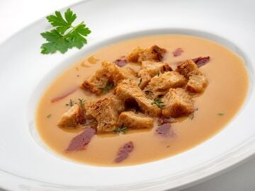 Crema de cebolla caramelizada, de Arguiñano: una receta con 5 ingredientes y muy barata