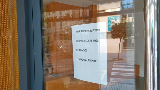 Detenidos el anestesista y la dueña de la clínica de Alzira donde se sedó a una niña fallecida Detenidos el anestesista y la dueña de la clínica de Alzira donde se sedó a una niña fallecida