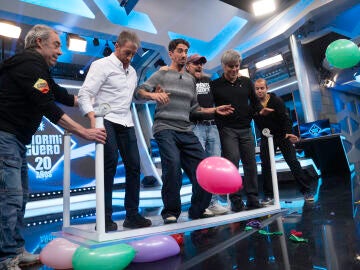 &iquest;Globos indestructibles? Marron sorprende a Santiago Segura y Ernesto Sevilla con un "juego de presiones"