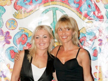 Amaia Montero y Cayetana Guill&eacute;n Cuervo, en 2006