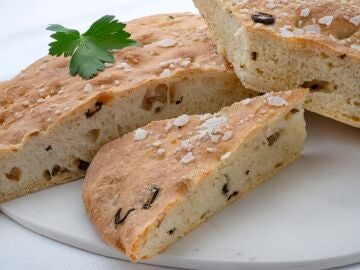 Arguiñano: receta casera de pan de aceite de oliva con aceitunas