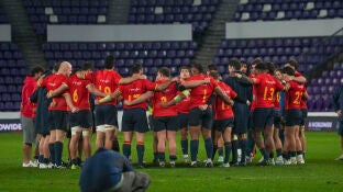 Los jugadores de la selecci&oacute;n espa&ntilde;ola antes del partido ante Inglaterra A en el estadio Jos&eacute; Zorrilla