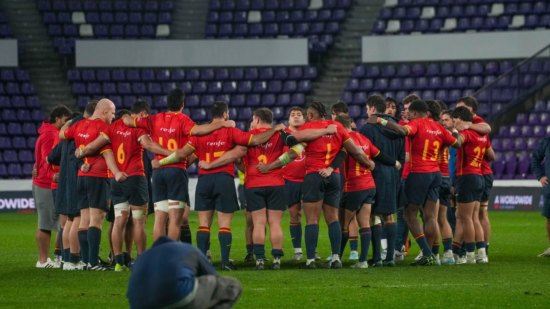 Los jugadores de la selección española antes del partido ante Inglaterra A en el estadio José Zorrilla Los jugadores de la selección española antes del partido ante Inglaterra A en el estadio José Zorrilla