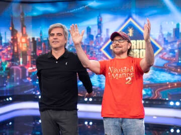El ins&oacute;lito motivo por el que Santiago Segura acabado subido a la mesa de El Hormiguero