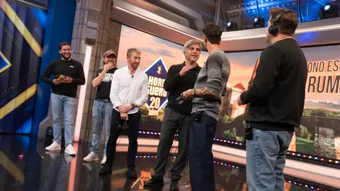 Así 'hablan' rumano Santiago Segura y Ernesto Sevilla: ¡un teléfono tan escacharrado como hilarante! Así 'hablan' rumano Santiago Segura y Ernesto Sevilla: ¡un teléfono tan escacharrado como hilarante!