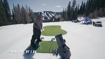 Sébastien Toutant convierte la montaña en una gincana de nieve: 22 obstáculos, diez deportes y una sola toma Sébastien Toutant convierte la montaña en una gincana de nieve: 22 obstáculos, diez deportes y una sola toma