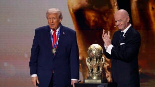 Donald Trump recibe el premio FIFA de la Paz 