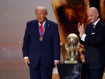 Donald Trump recibe el premio FIFA de la Paz 