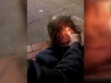 Habla el hombre sin hogar humillado y quemado por dos menores en Sevilla: "Sab&iacute;an muy bien lo que estaban haciendo"