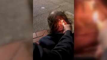 Habla el hombre sin hogar humillado y quemado por dos menores en Sevilla: "Sabían muy bien lo que estaban haciendo"